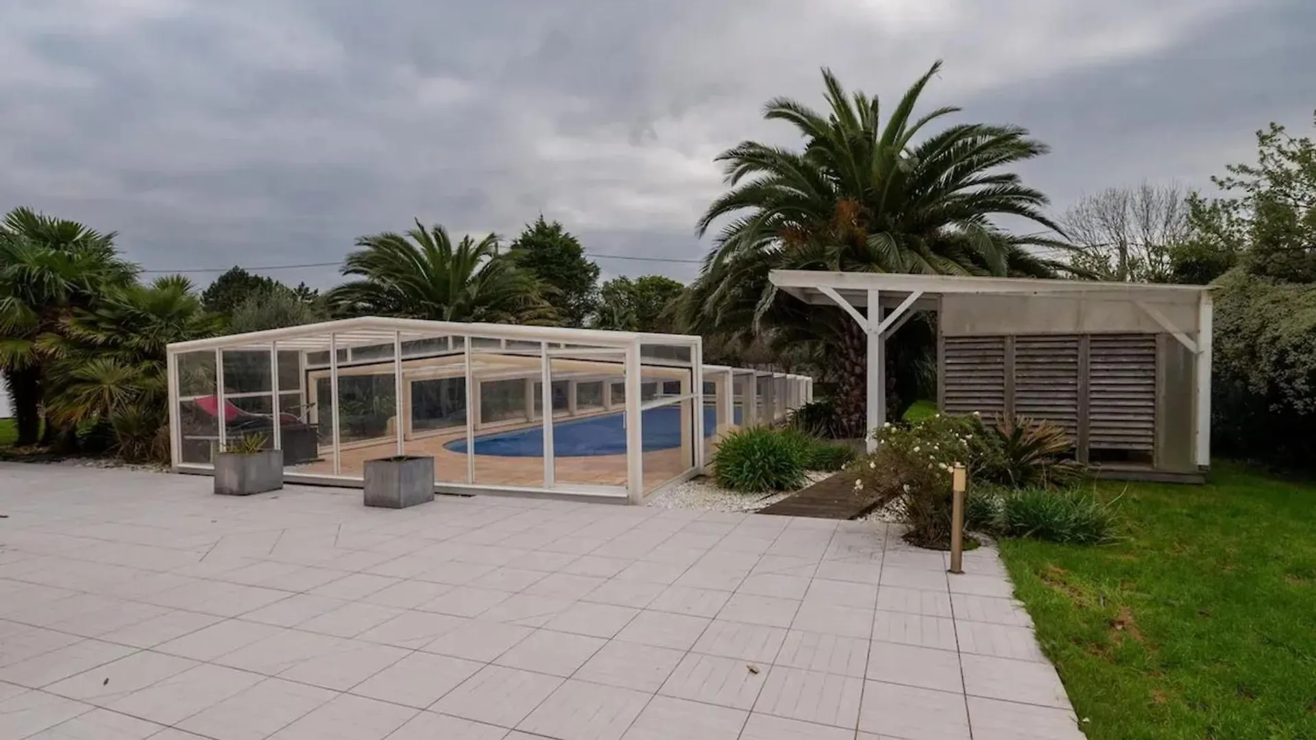 Villa Spacieuse A Plouharnel Avec Piscine Et Jacuzzi